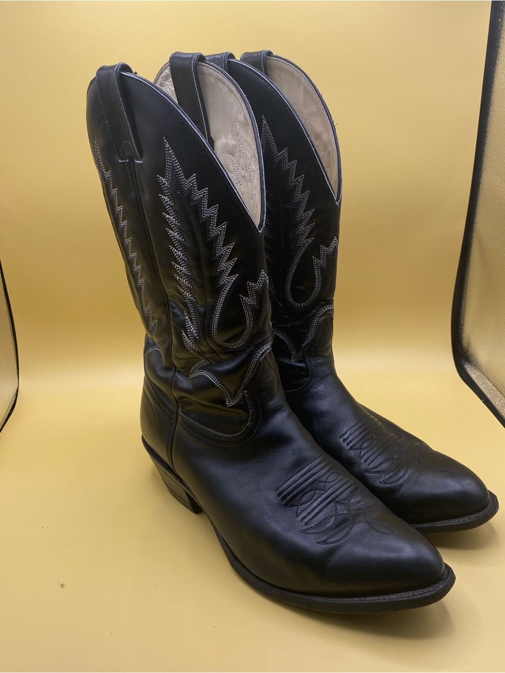 Women's Black Leather Western Ankle Boots - Classic Cowboy Style